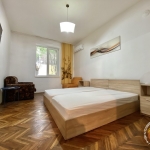 Дава се под наем Тристаен апартамент в Бургас, Център - 65 кв.м за 408 € - Снимка #1