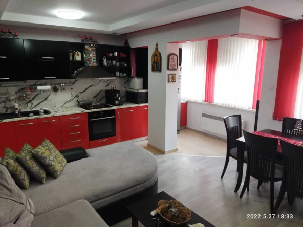 Тристаен апартамент в Стара Загора, Казански - изток - 90 кв.м за 1378 €/кв.м - Снимка #1