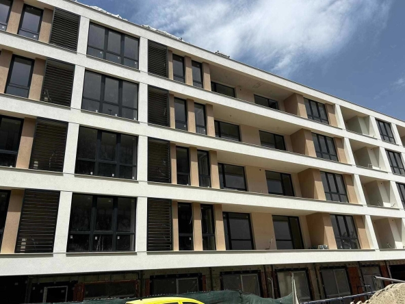 Четиристаен апартамент в София, Център - 207 кв.м за 1493 €/кв.м - Снимка #1