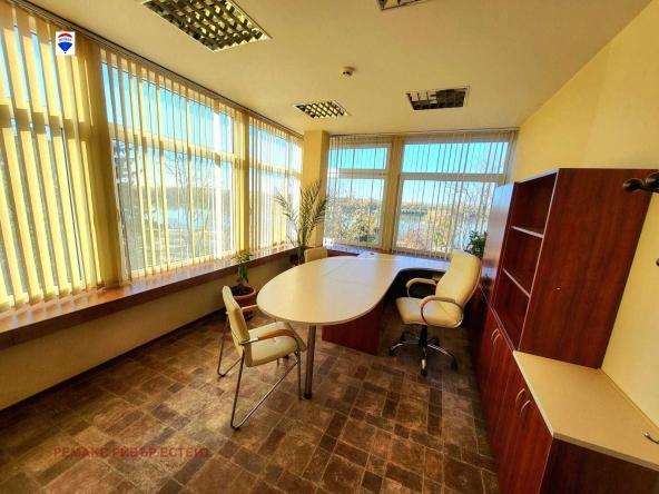 Дава се под наем Офис в Русе, Център - 45 кв.м за 306 € - Снимка #1