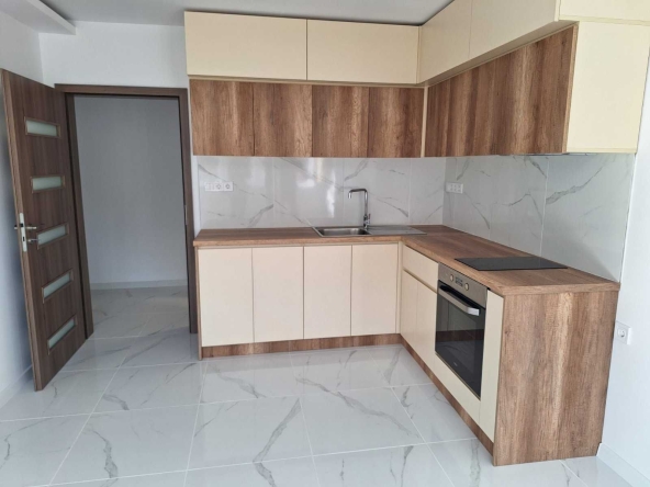 Тристаен апартамент в Габрово, Център - 66 кв.м за 1221 €/кв.м - Снимка #1