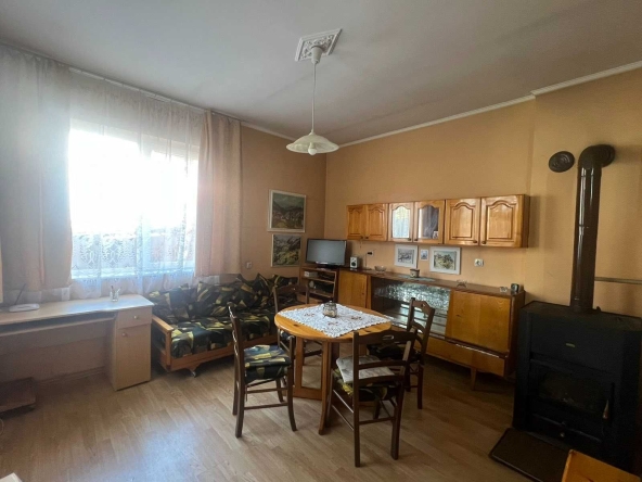 Етаж от къща в Велинград - 125 кв.м за 1024 €/кв.м - Снимка #1