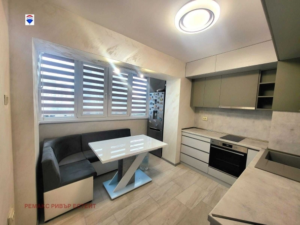 Двустаен апартамент в Русе, Център - 67 кв.м за 2384 €/кв.м - Снимка #1