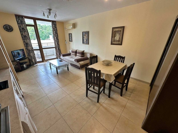 Двустаен апартамент в к.к. Слънчев бряг - 65 кв.м за 993 €/кв.м - Снимка #1