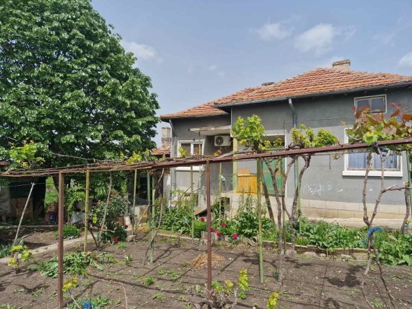 Къща в с. Житница, Област Варна - 100 кв.м за 350 €/кв.м - Снимка #1