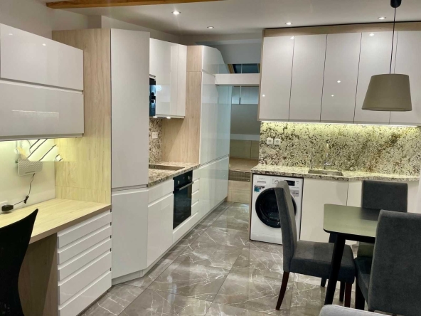 Дава се под наем Едностаен апартамент в София, Център - 45 кв.м за 750 € - Снимка #1