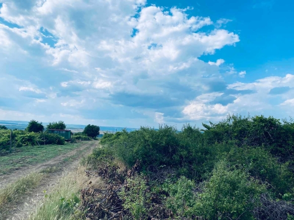 Земеделски имот в Варна, Възраждане 1 -  кв.м за 30 €/дка - Снимка #1