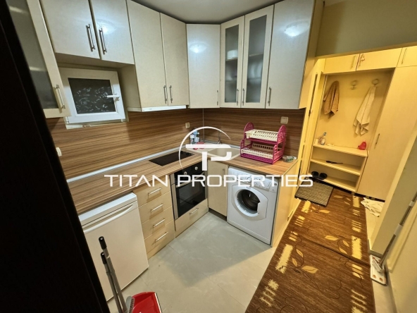 Дава се под наем Двустаен апартамент в Бургас, Център - 65 кв.м за 382.5 € - Снимка #1