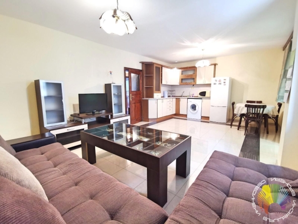 Дава се под наем Двустаен апартамент в Бургас, Лазур - 72 кв.м за 382.5 € - Снимка #1