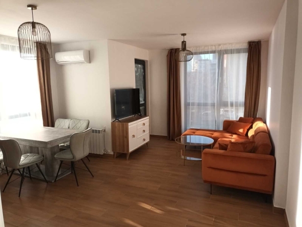 Дава се под наем Четиристаен апартамент в София, Изгрев - 140 кв.м за 1600 € - Снимка #1