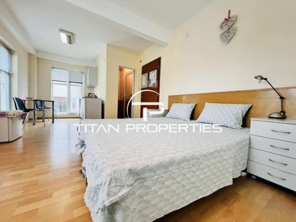 Дава се под наем Едностаен апартамент в Бургас, Център - 25 кв.м за 280.5 € - Снимка #1