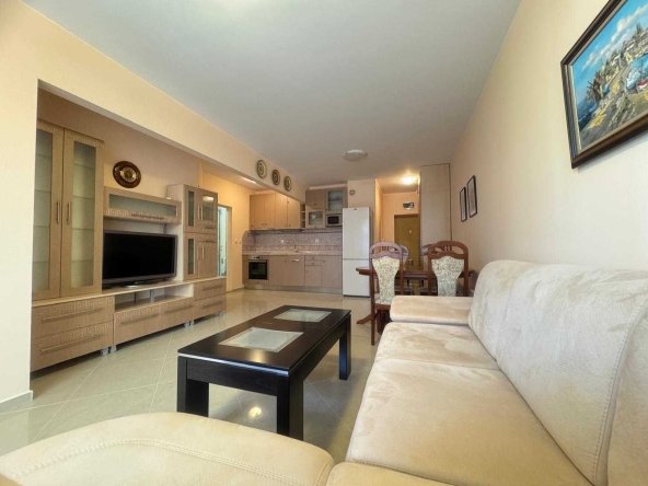 Тристаен апартамент в Поморие - 82 кв.м за 1586 €/кв.м - Снимка #1