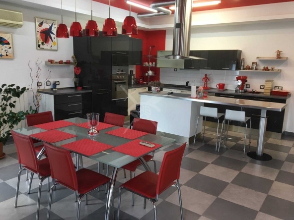 Къща в Свети Влас - 1100 кв.м за 682 €/кв.м - Снимка #1