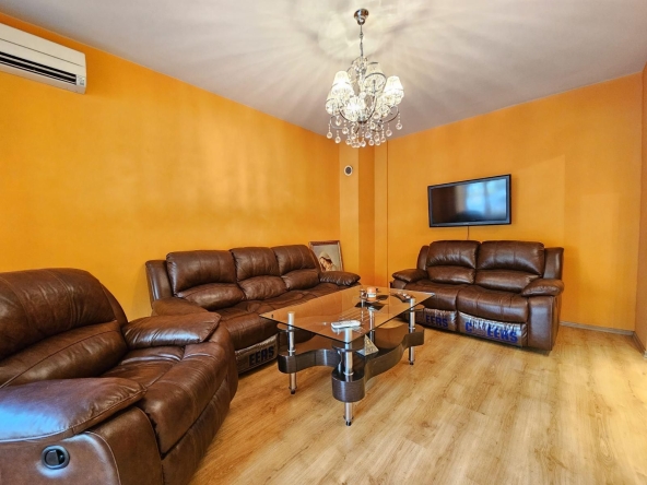 Дава се под наем Тристаен апартамент в Пловдив, Тракия - 72 кв.м за 425 € - Снимка #1