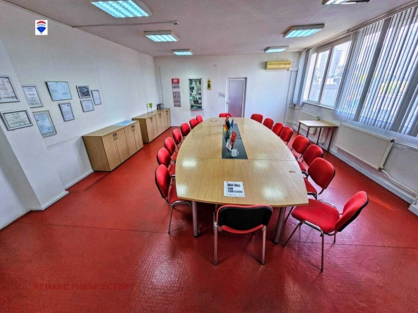 Дава се под наем Офис в Русе, Чародейка - Север - 330 кв.м за 1650 € - Снимка #1