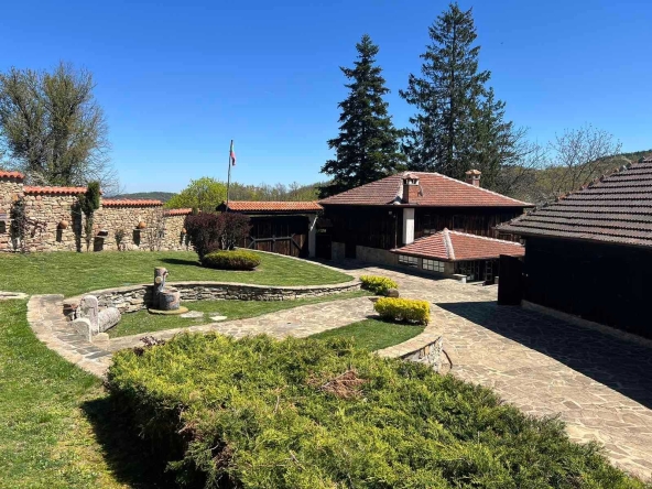 Къща в с. Конарското, Област Габрово - 246 кв.м за 793 €/кв.м - Снимка #1