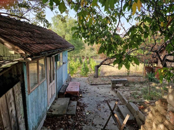 Парцел в Свищов - 975 кв.м за 9 €/кв.м - Снимка #1