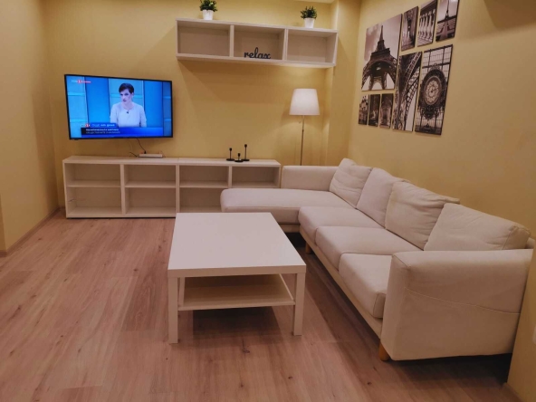 Дава се под наем Многостаен апартамент в София, Младост 4 - 210 кв.м за 999.6 € - Снимка #1