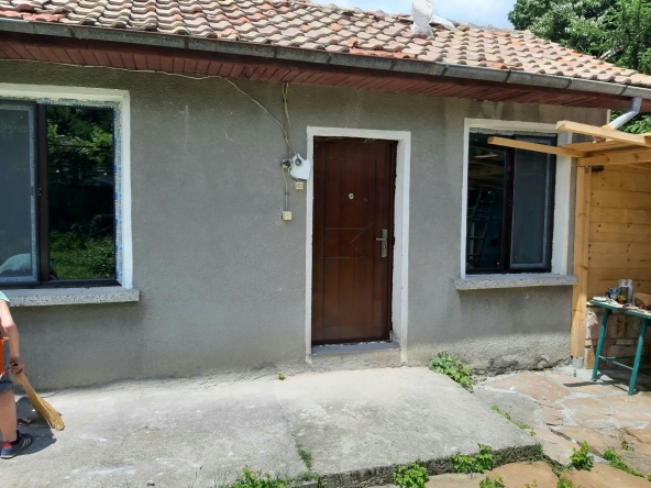 Къща в с. Горни Върпища, Област Габрово - 60 кв.м за 298 €/кв.м - Снимка #1