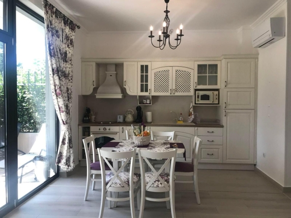 Дава се под наем Къща в Бургас, Сарафово - 120 кв.м за 1326 € - Снимка #1