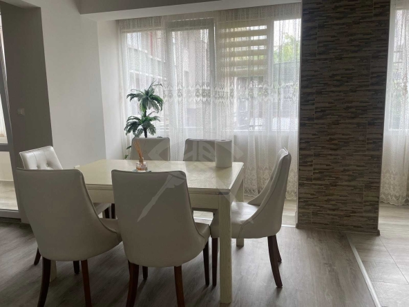 Тристаен апартамент в Пловдив, Кършияка - 100 кв.м за 2000 €/кв.м - Снимка #1