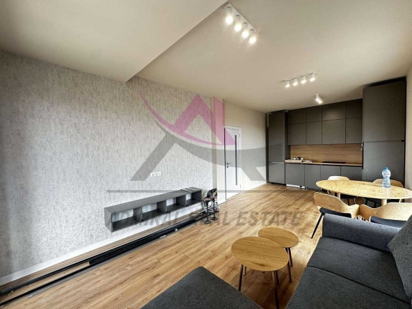 Дава се под наем Двустаен апартамент в Варна, м-т Траката - 65 кв.м за 650 € - Снимка #1