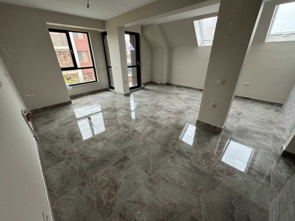 Тристаен апартамент в Пловдив, Съдийски - 132 кв.м за 2008 €/кв.м - Снимка #1