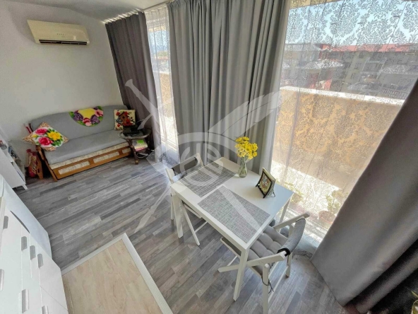 Двустаен апартамент в к.к. Слънчев бряг - 60 кв.м за 1125 €/кв.м - Снимка #1