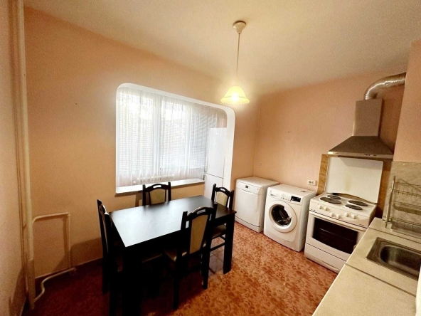 Дава се под наем Тристаен апартамент в София, Гео Милев - 100 кв.м за 700 € - Снимка #1