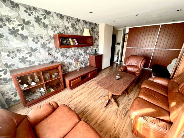 Тристаен апартамент в Варна, Левски - 68 кв.м за 2045 €/кв.м - Снимка #1