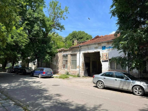 Дава се под наем Склад в Провадия - 3000 кв.м за 300000 € - Снимка #1