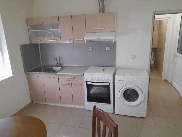 Дава се под наем Двустаен апартамент в с. Тополи, Област Варна - 65 кв.м за 331.5 € - Снимка #1