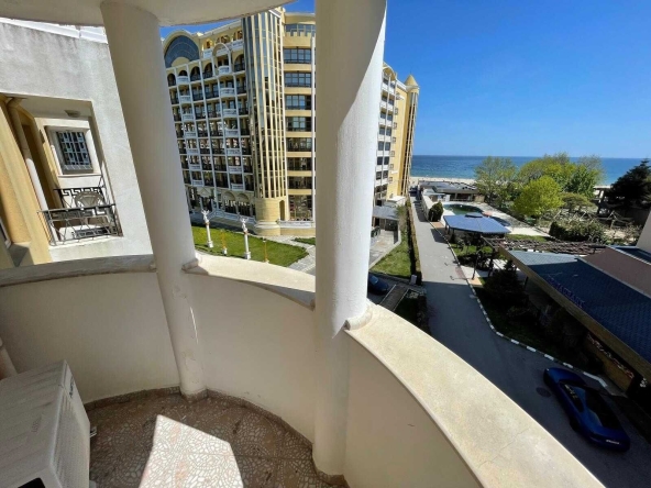 Двустаен апартамент в к.к. Слънчев бряг - 58 кв.м за 1138 €/кв.м - Снимка #1