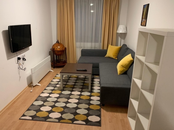 Дава се под наем Двустаен апартамент в Банско - 55 кв.м за 382.5 € - Снимка #1