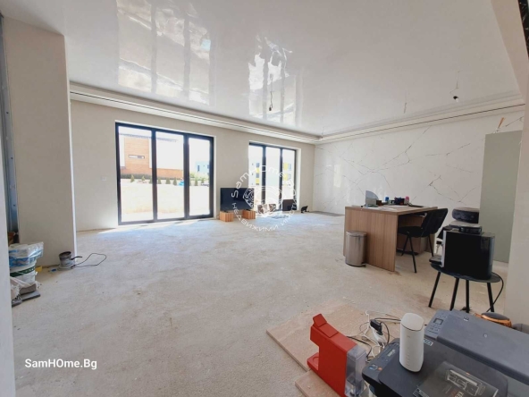 Тристаен апартамент в Варна, Бриз - 163 кв.м за 2100 €/кв.м - Снимка #1