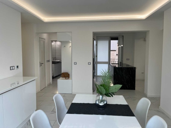 Дава се под наем Тристаен апартамент в София, Хиподрума - 95 кв.м за 325 € - Снимка #1