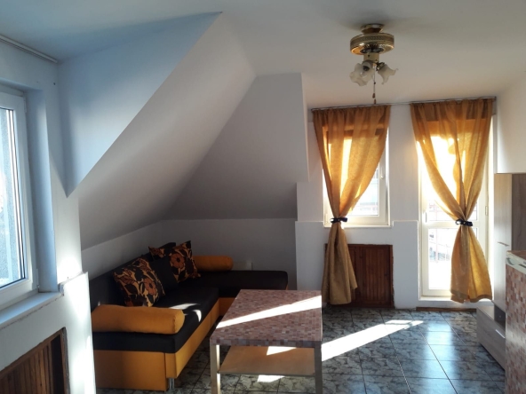 Дава се под наем Тристаен апартамент в Пловдив, Център - 75 кв.м за 346.8 € - Снимка #1