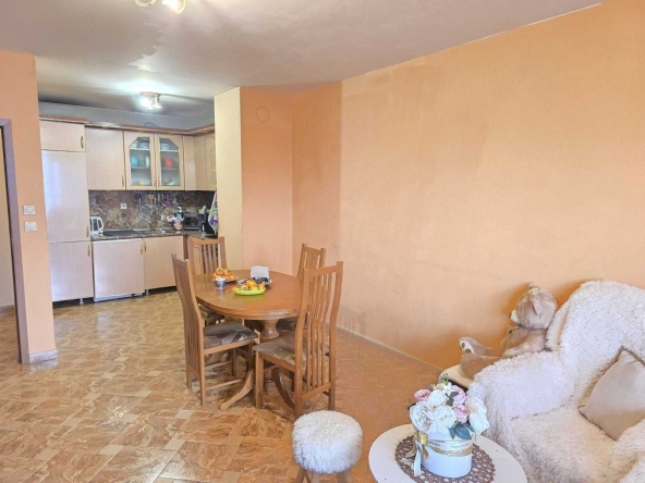 Дава се под наем Тристаен апартамент в София, Център - 90 кв.м за 325 € - Снимка #1