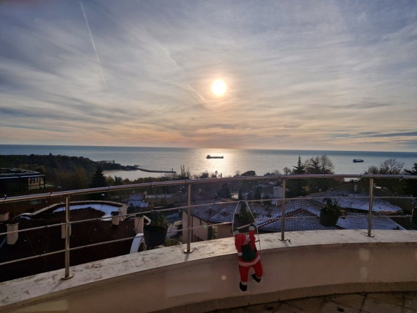 Тристаен апартамент в Варна, м-т Траката - 116 кв.м за 2268 €/кв.м - Снимка #1