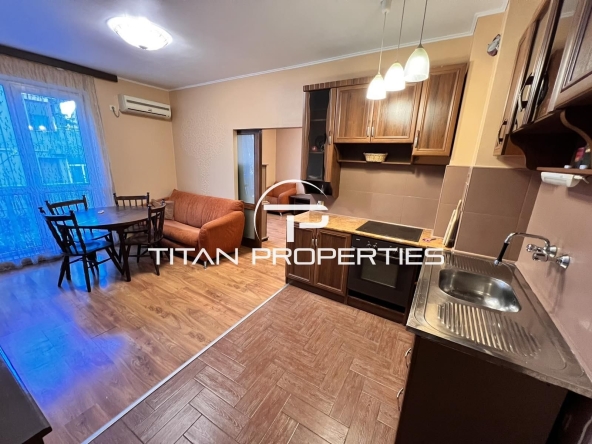 Дава се под наем Тристаен апартамент в Бургас, Център - 75 кв.м за 408 € - Снимка #1