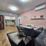 Дава се под наем Тристаен апартамент в Бургас, Център - 95 кв.м за 750 € - Снимка #1