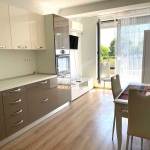 Тристаен апартамент в Поморие - 104 кв.м за 1250 €/кв.м - Снимка #1