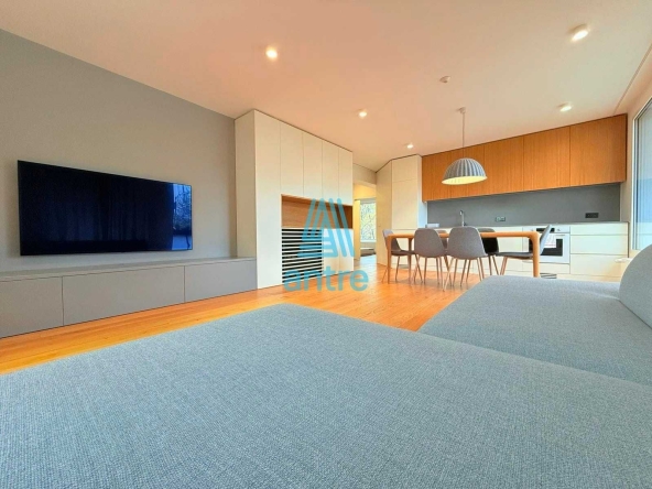 Тристаен апартамент в София, Изток - 87 кв.м за 3907 €/кв.м - Снимка #1