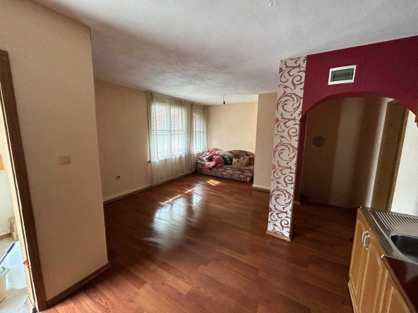 Магазин в Казанлък - 80 кв.м за 804 €/кв.м - Снимка #1