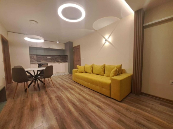 Дава се под наем Тристаен апартамент в София, Младост 1 - 75 кв.м за 699 € - Снимка #1