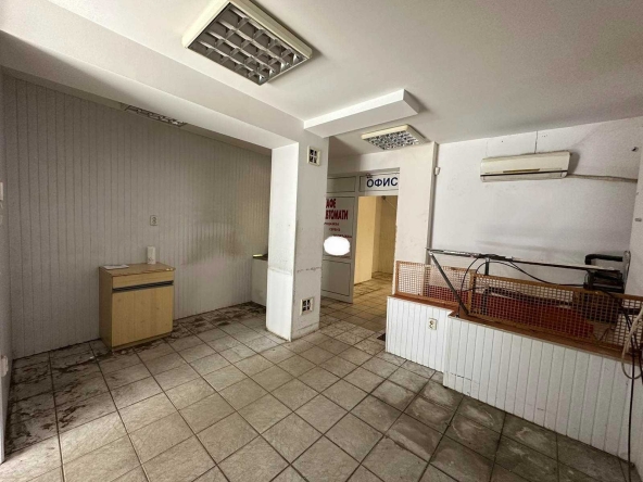 Магазин в Пловдив, Кършияка - 68 кв.м за 765 €/кв.м - Снимка #1