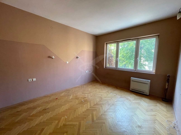 Тристаен апартамент в Пловдив, Каменица 1 - 150 кв.м за 1267 €/кв.м - Снимка #1