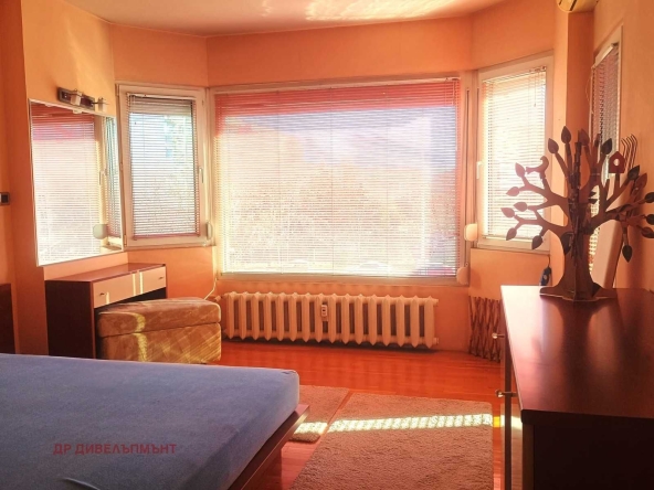 Дава се под наем Тристаен апартамент в София, Люлин 5 - 103 кв.м за 612 € - Снимка #1