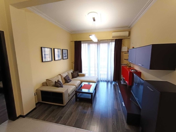 Дава се под наем Тристаен апартамент в София, Дървеница - 92 кв.м за 300 € - Снимка #1