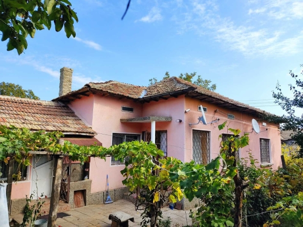 Къща в с. Спасово, Област Добрич - 90 кв.м за 328 €/кв.м - Снимка #1